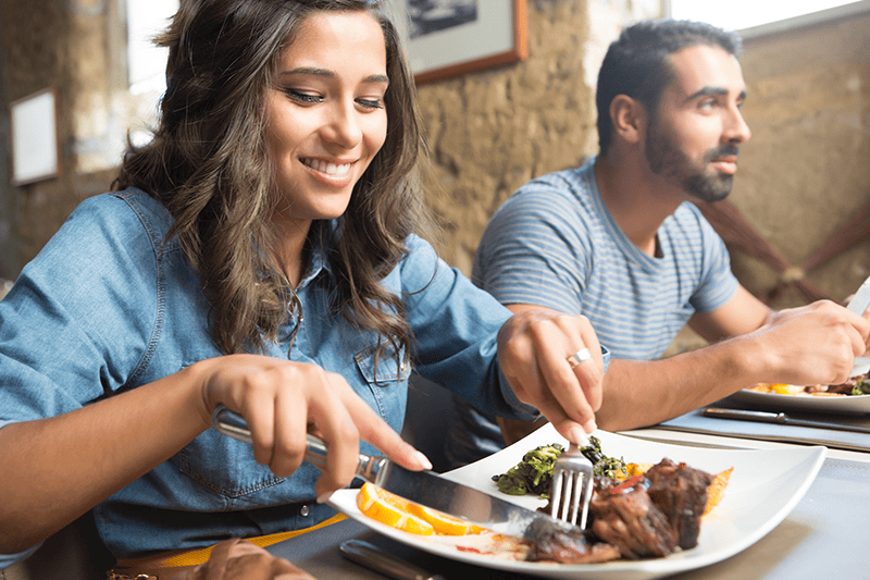 Couple_Eating_Out