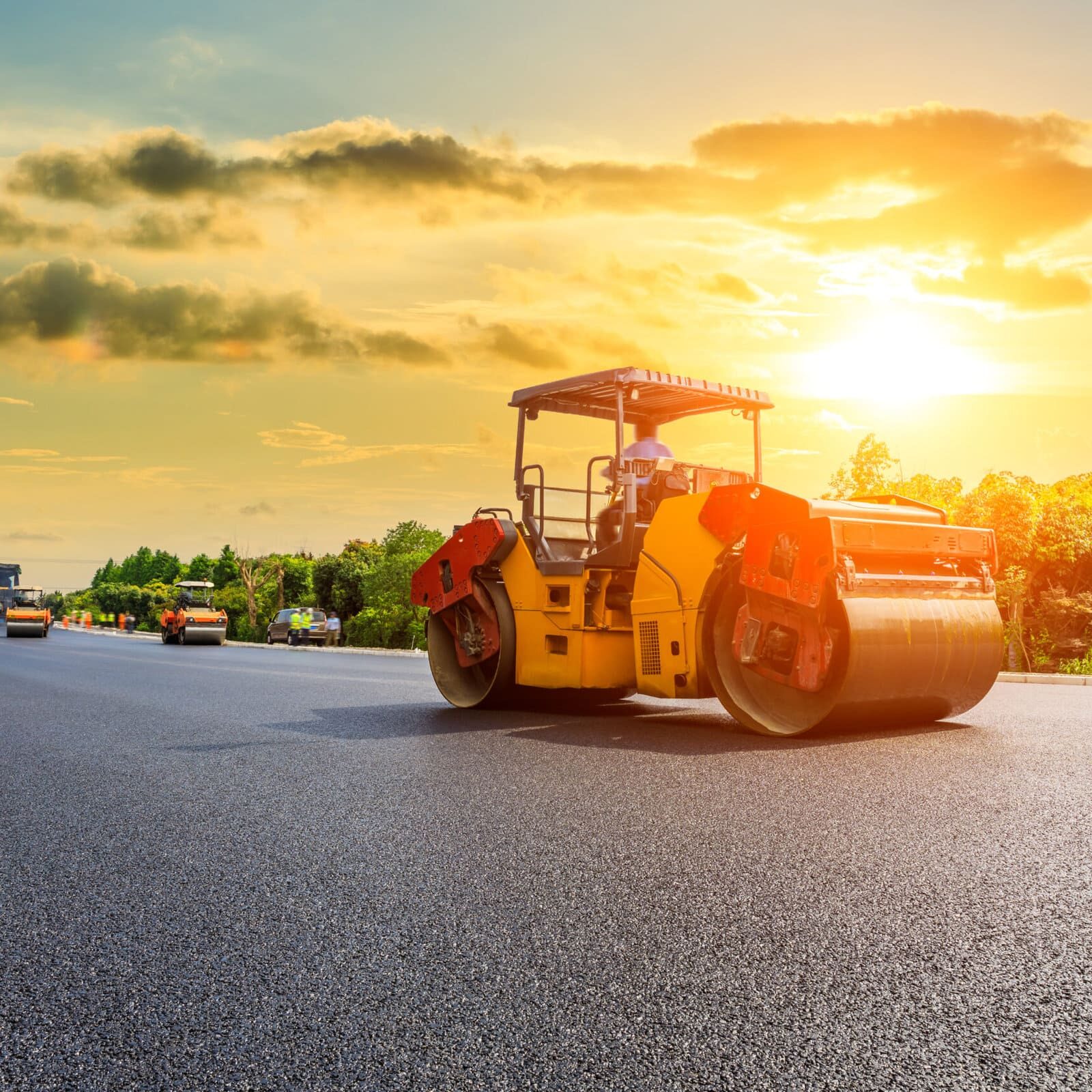 Construction,Site,Is,Laying,New,Asphalt,Road,Pavement,road,Construction,Workers